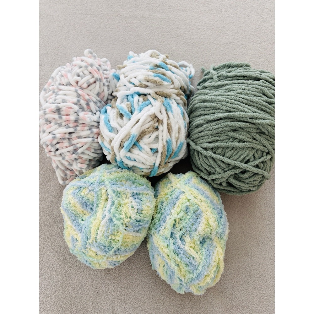 Lot of 5 partial  Yarn Balls Weight 6 Super Bulky Multicolor knit crochet fiber